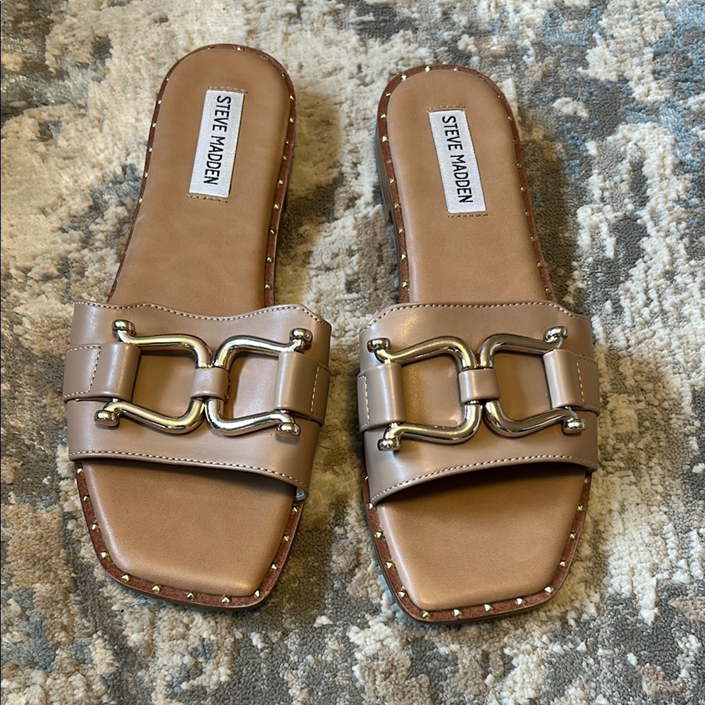 Steve Madden Tan Leather Thong Sandals